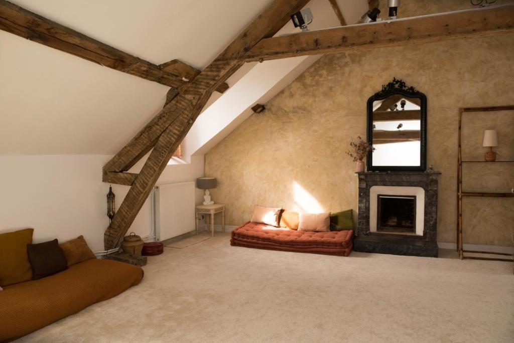 Maison D'Hotes La Doucelle Culture Et Bien-Etre Lignieres-Orgeres Bagian luar foto