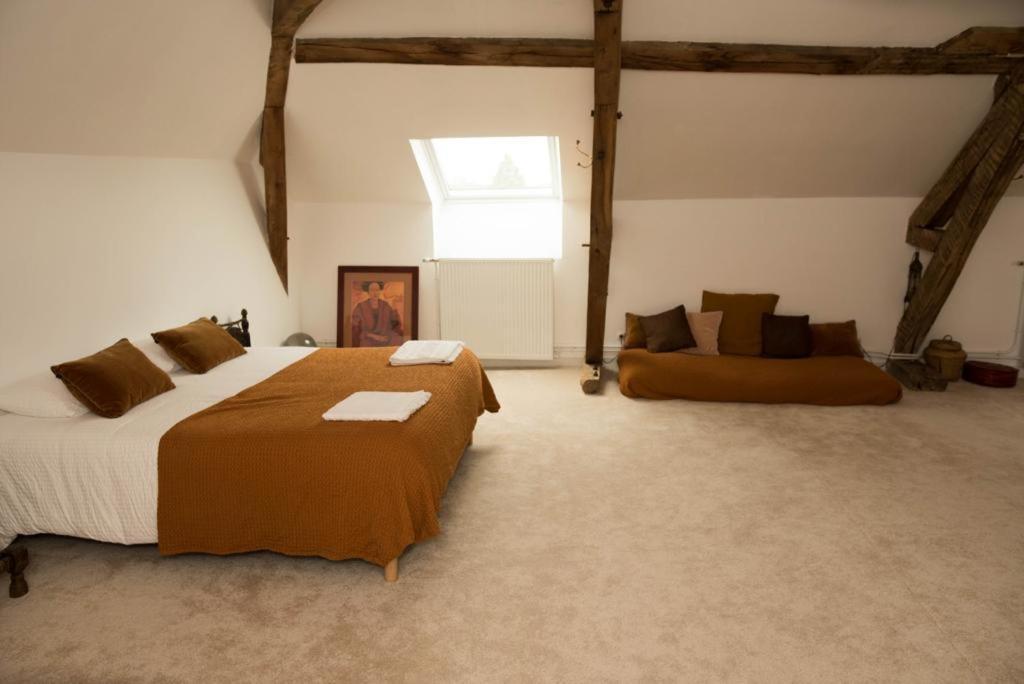Maison D'Hotes La Doucelle Culture Et Bien-Etre Lignieres-Orgeres Bagian luar foto