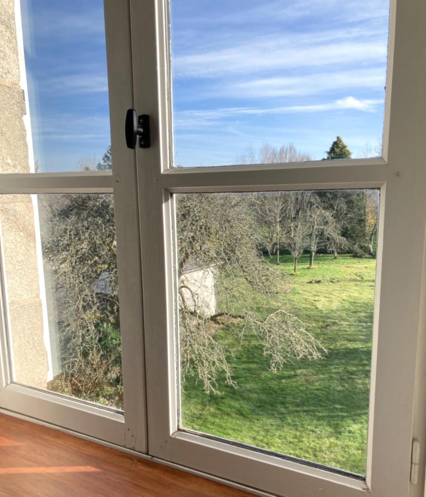 Maison D'Hotes La Doucelle Culture Et Bien-Etre Lignieres-Orgeres Ruang foto