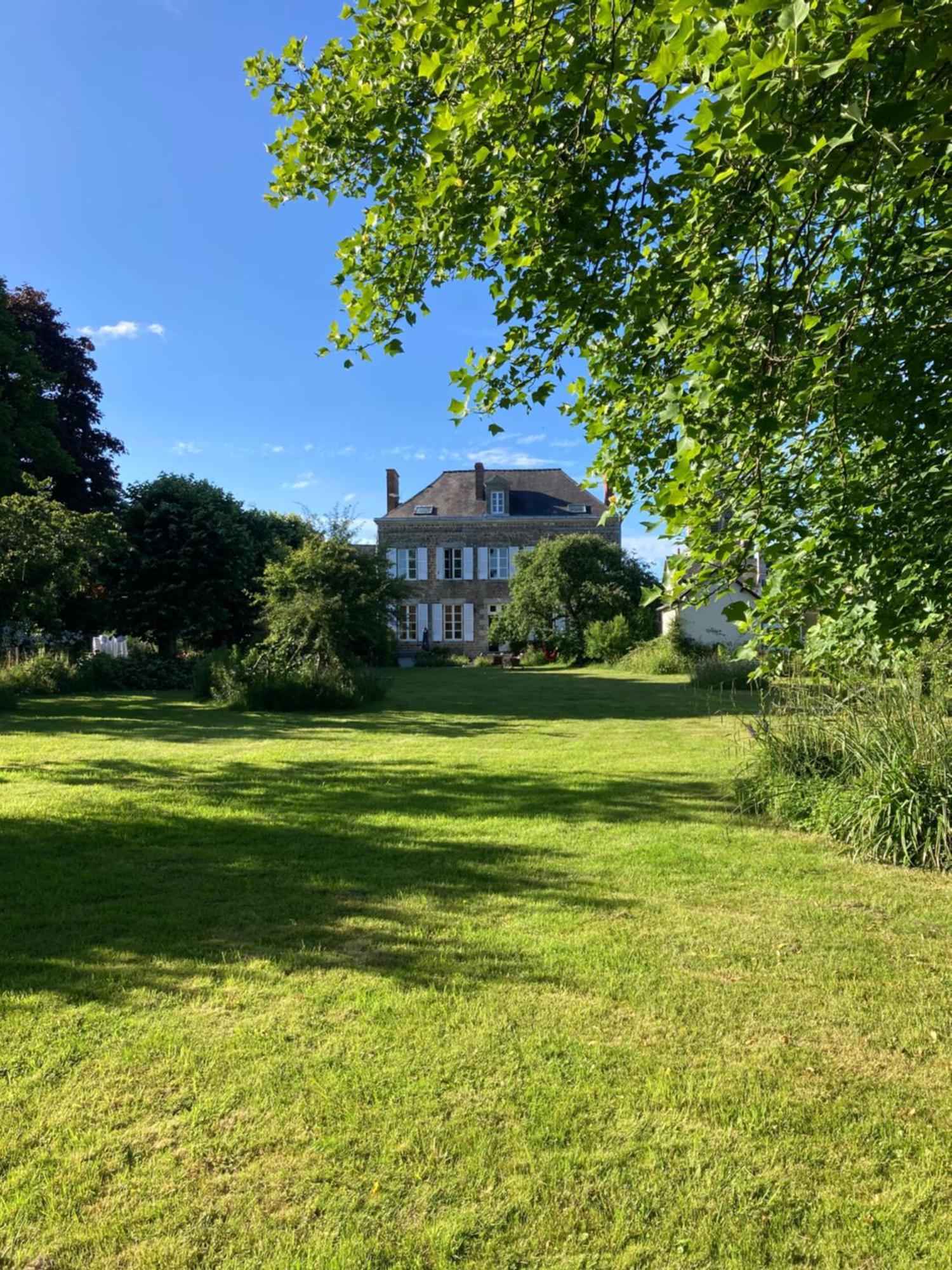 Maison D'Hotes La Doucelle Culture Et Bien-Etre Lignieres-Orgeres Bagian luar foto